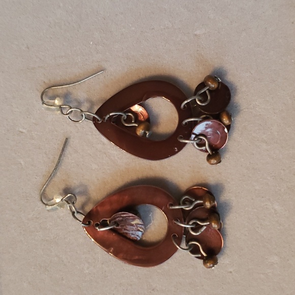 68. Brown Dangle Earrings - Picture 4 of 5